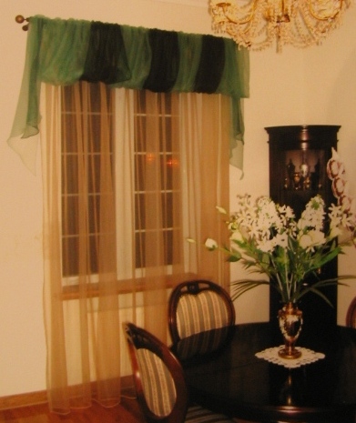 Шторы в столовую с воздушным ламбрекеном