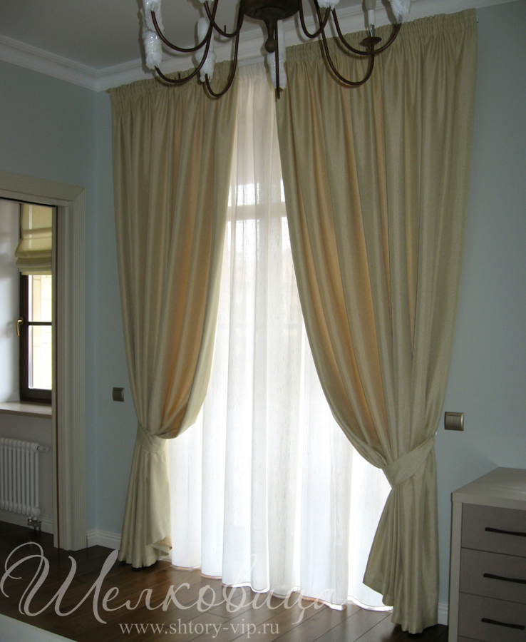 Занавес выхода на балкон