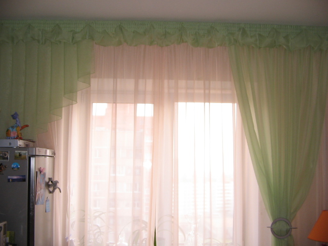 Шторы для кухни легкие