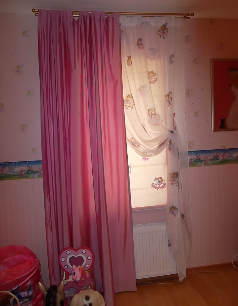 Шторы для детской в розовом цвете