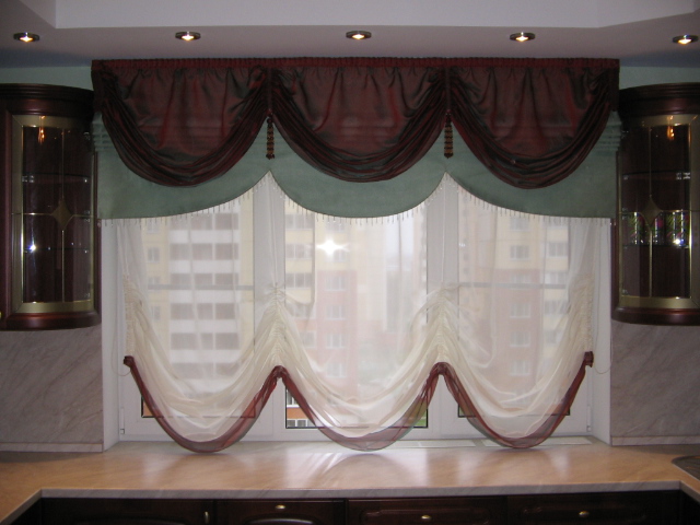 Австрийская штора на кухню