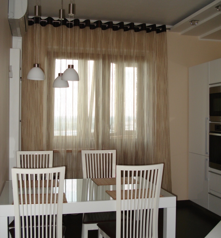 Современные шторы для кухни