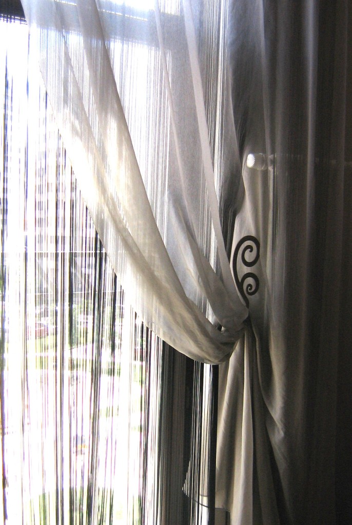 Оригинальные шторы для балкона
